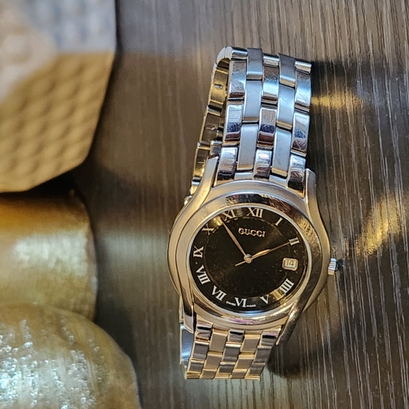 GUCCI Men's Watch Analog Black Silver Used - Picture 1 of 15
